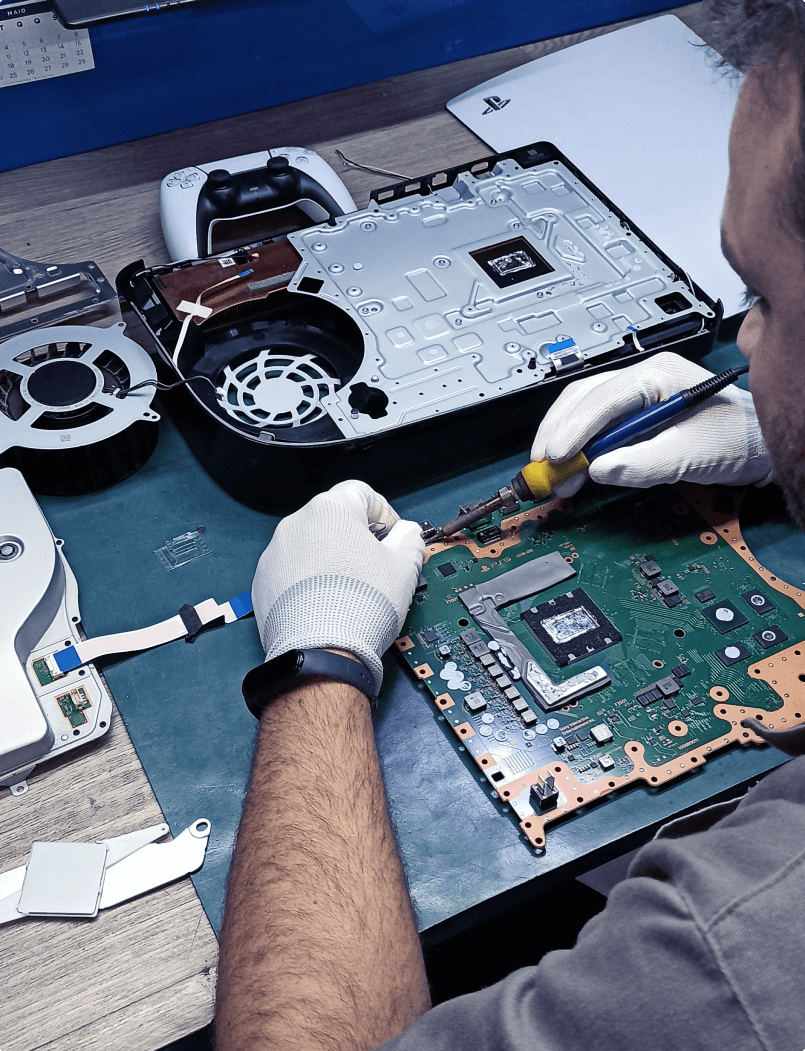 Manutenção de videogame realizada pela RM Assistência